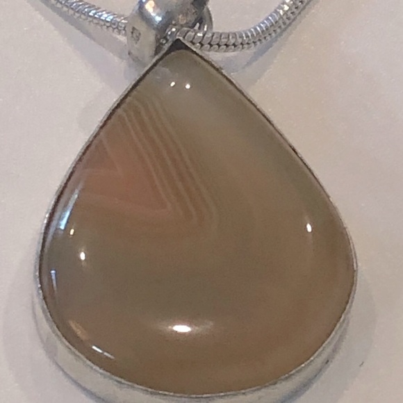 Sterling Silver Pendant and chain - Picture 2 of 7